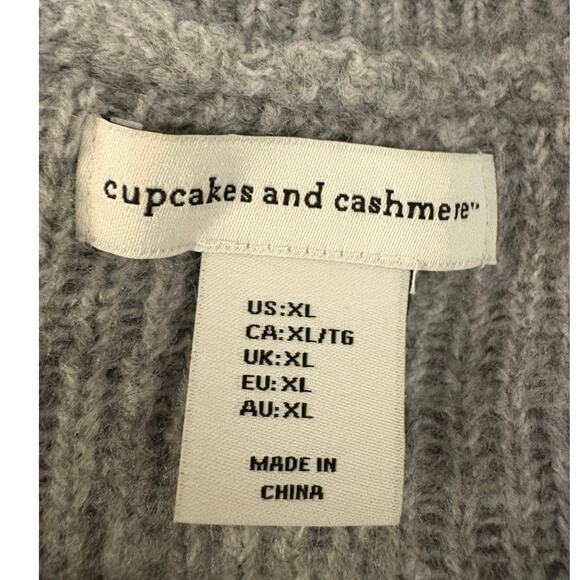 Cupcakes and Cashmere Holiday Pullover Sweater  XL Christmas Bulb Design Soft - Picture 4 of 9